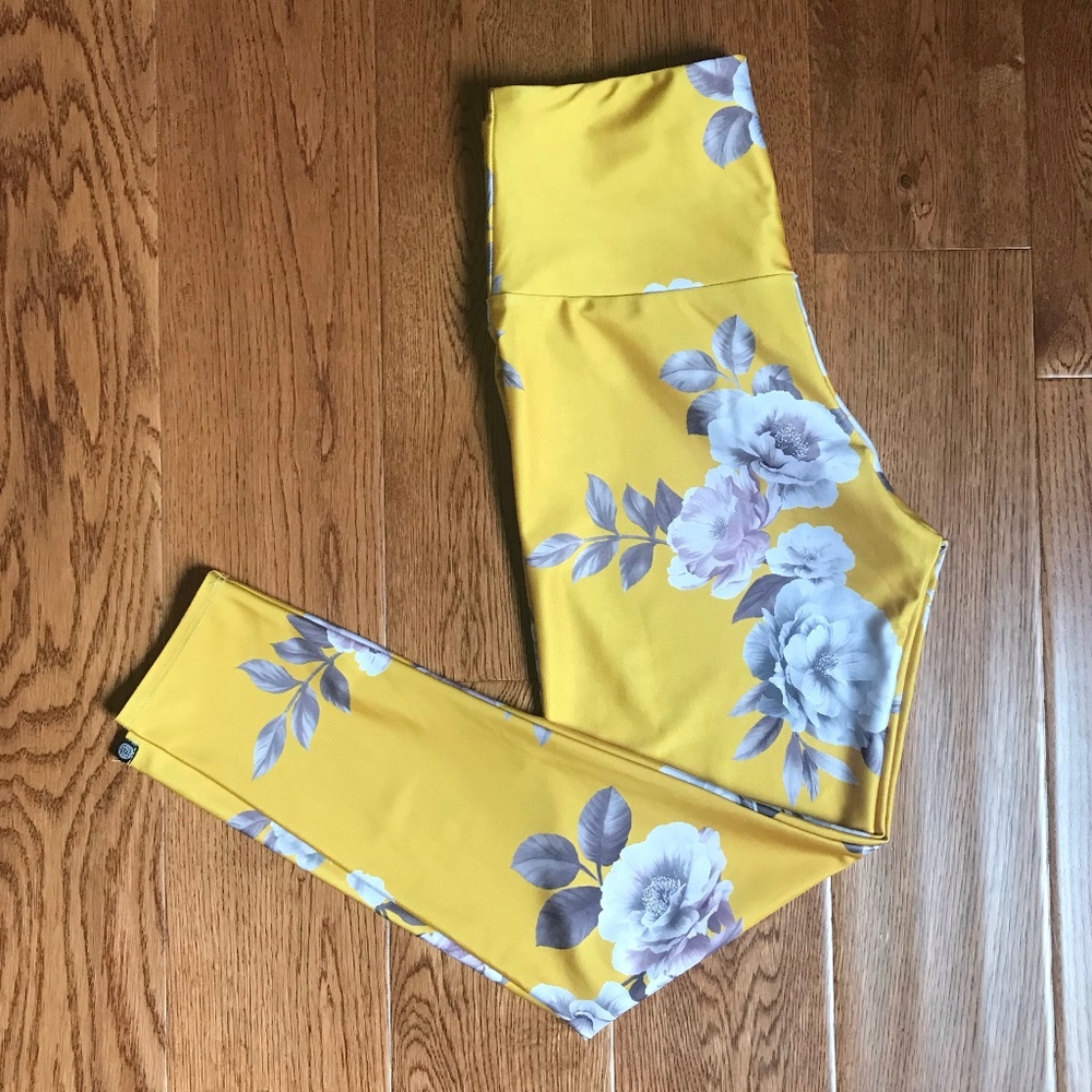 Onzie high waisted midi leggings